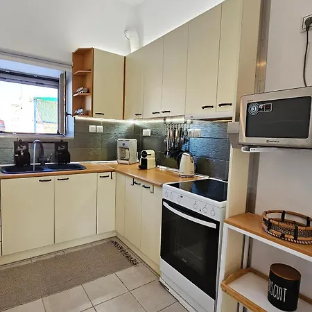 펜션 Olive In Blue 아다마스