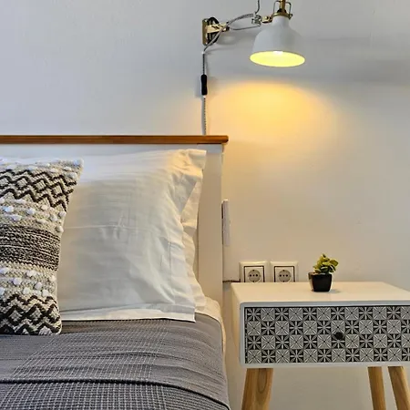 펜션 Olive In Blue 아다마스